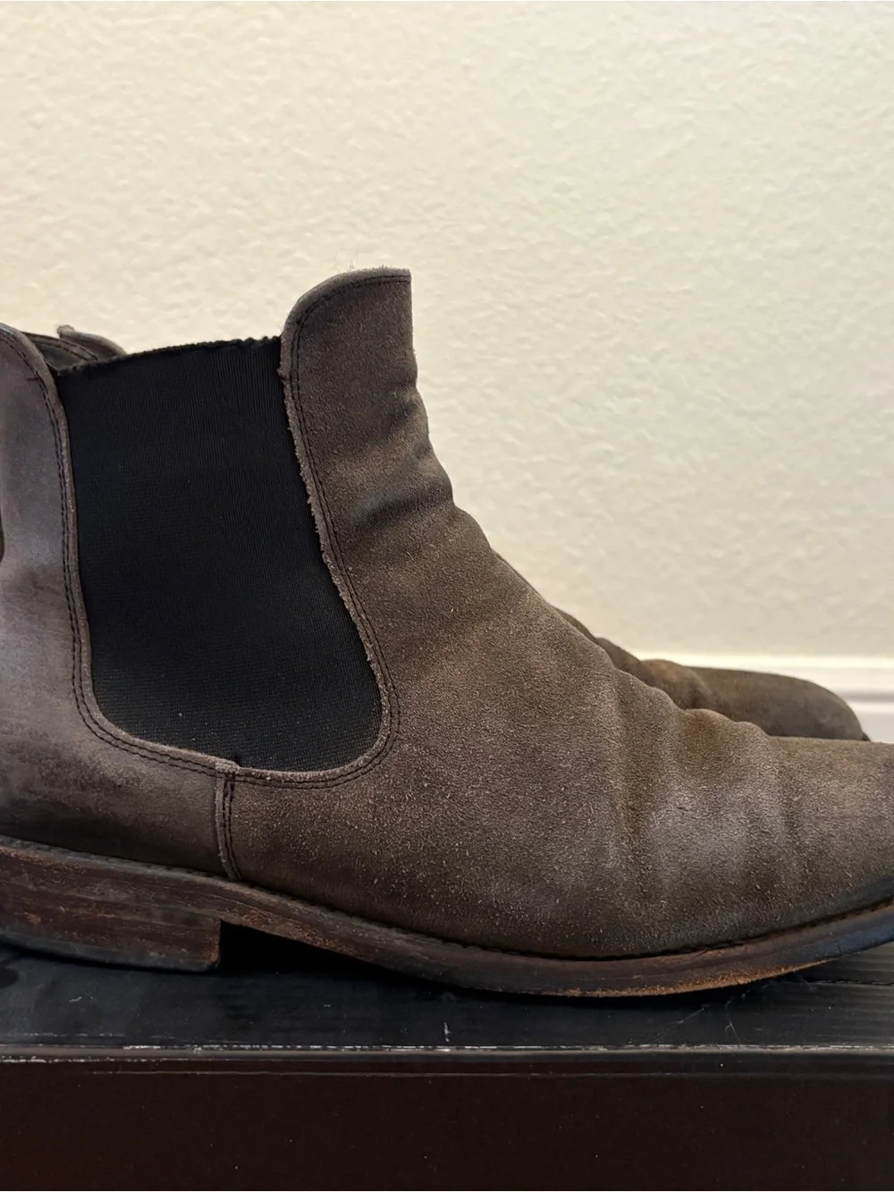 Men's Black Suede Chelsea Boots